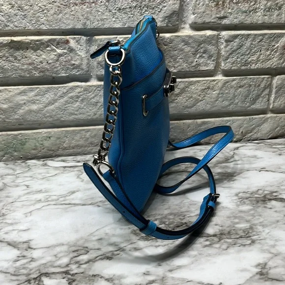 Coach 36501 Swagger Swingpack in Polished Pebble Leather Silver/Azure In EUC - Picture 5 of 16